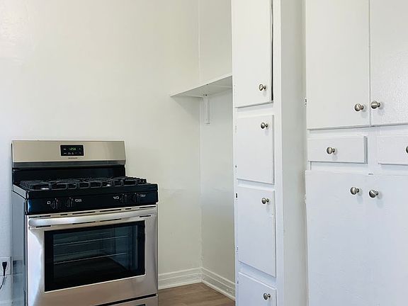 5th image of 727 W 74th St #727