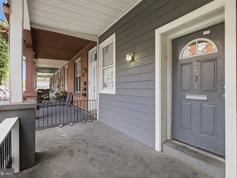 2238 N Park Ave #B — Photo 20