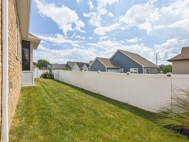 1434 Boulder Ct — Photo 22