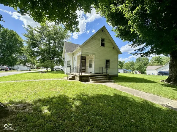 303 N Railroad St, Milroy, IN 46156