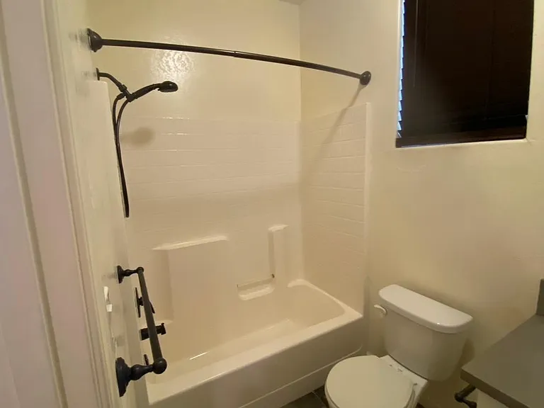 2406 Plantation Ave — Photo 10