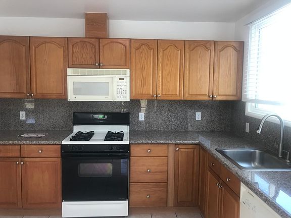 2nd image of 116 Westmoor Ave