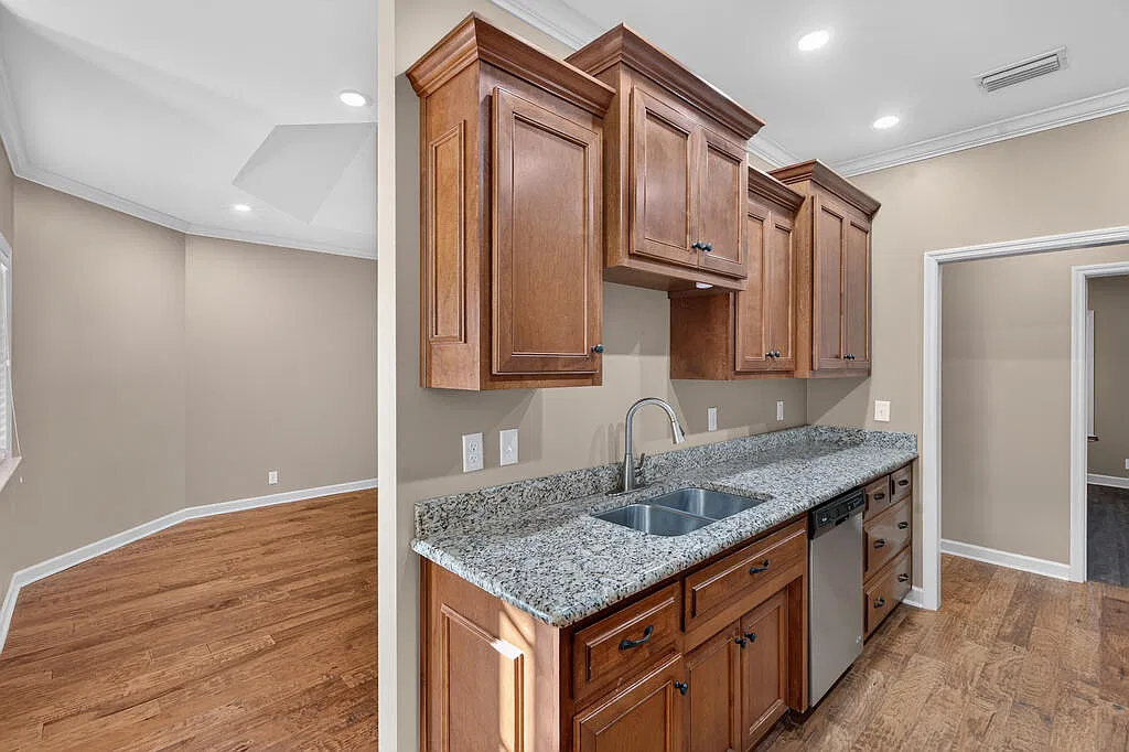 4 bed, 2.0 bath, 1635 sqft, $1,895 — Photo 4