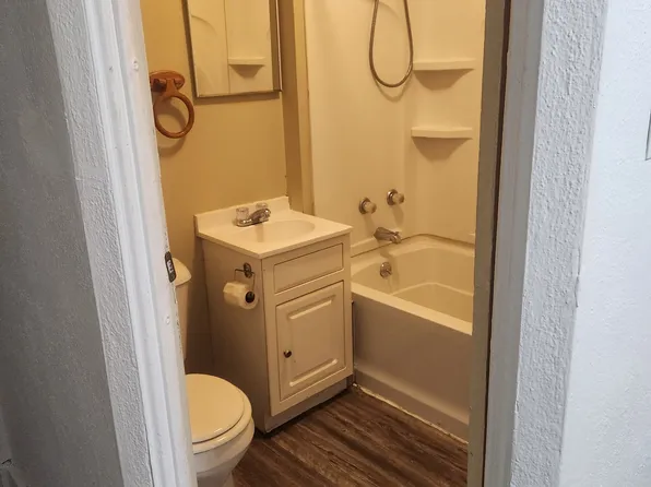 303 E 9th St, North Platte, NE 69101