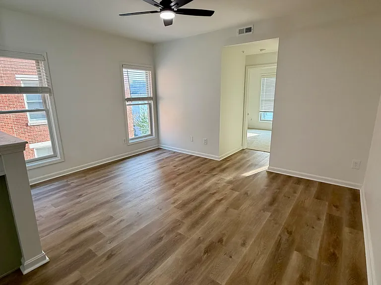 10639 Meeting St #304 — Photo 2
