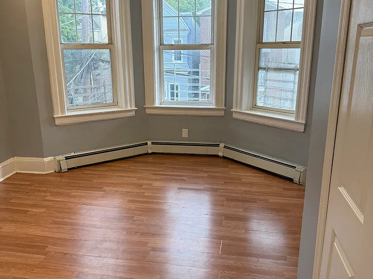 284 Ege Ave #2 — Photo 3