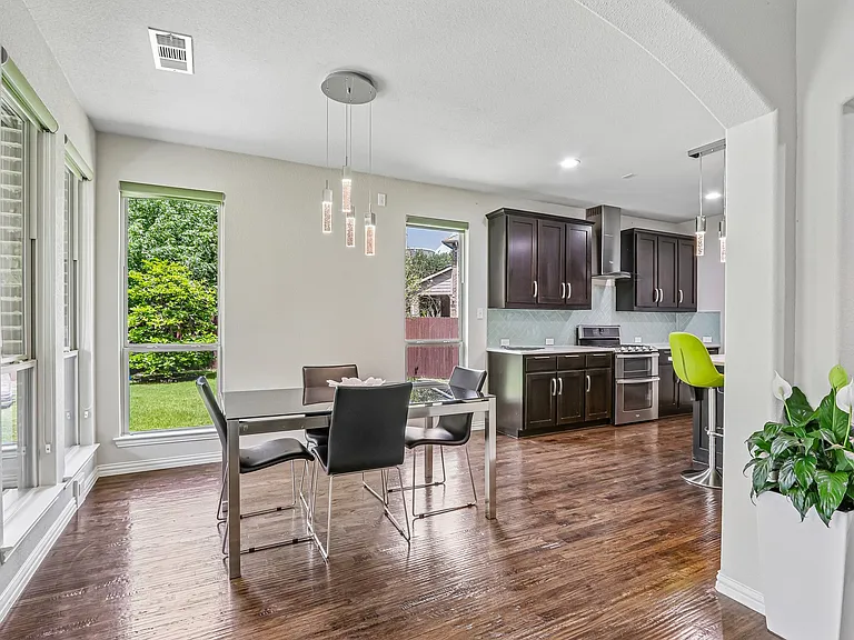 1828 Houghton Dr — Photo 10