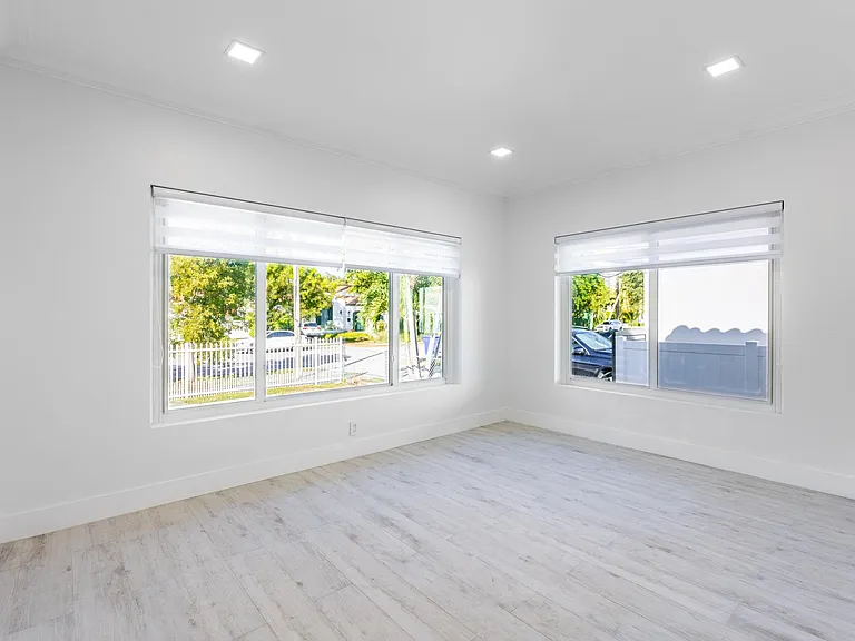 440 SW 21st Rd — Photo 22