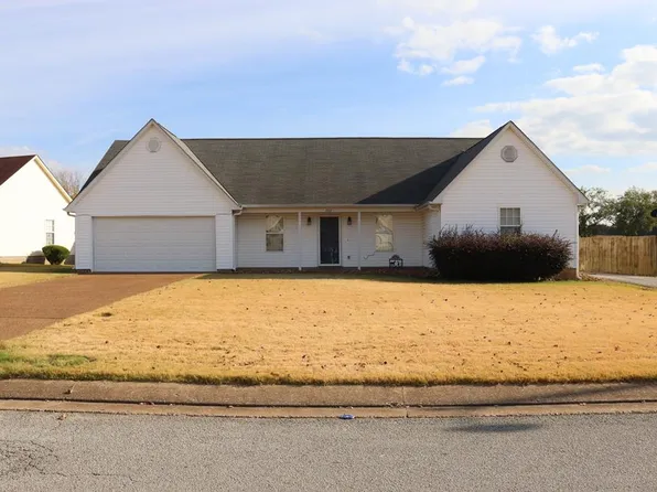 202 Middle School Rd, Jackson, TN 38305