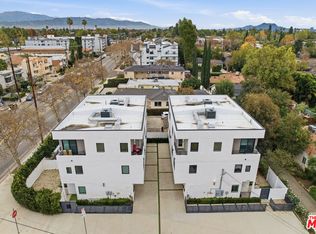 13822 Oxnard St, Van Nuys, CA 91401