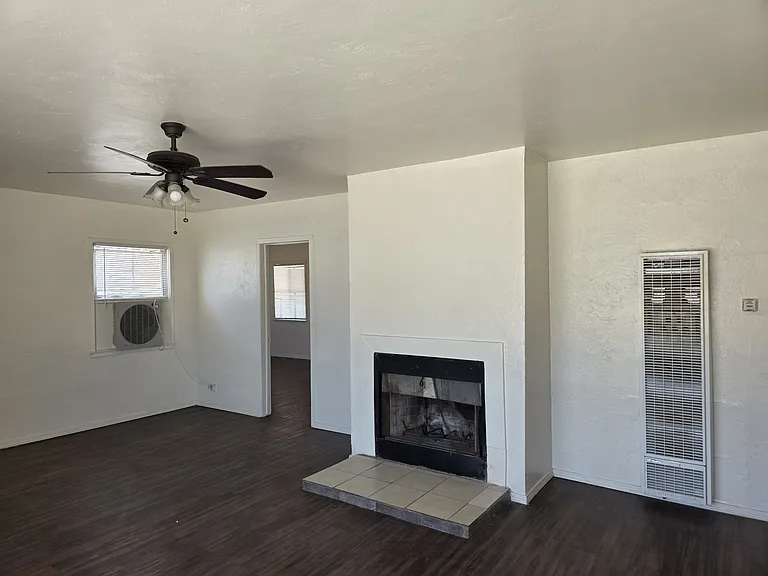 101 W Desert View Dr — Photo 22