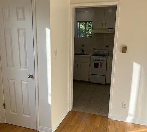 2nd image of 2304 S Carmelina Ave #7