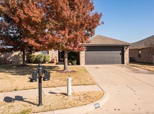 955 Behrens Ct, Crowley, TX 76036