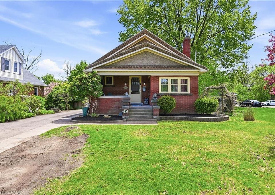 1st image of 392 Queenston St