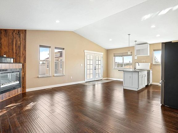 5th image of 1427 W Maxwell Ave