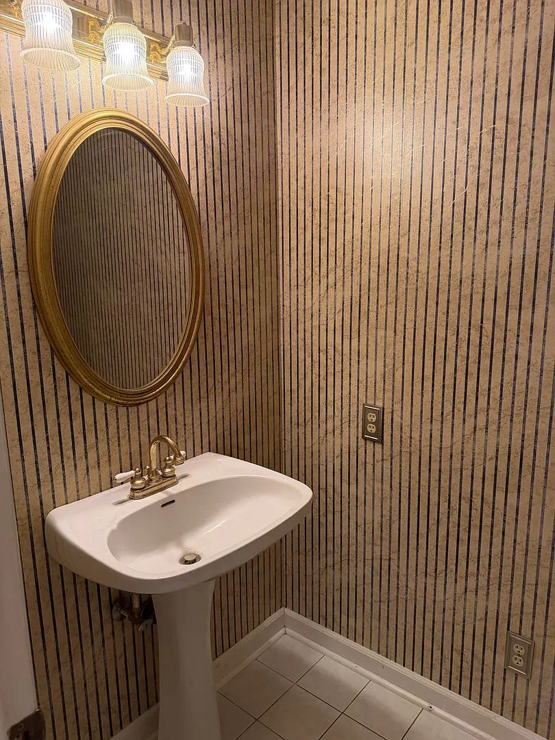 Large 3 bedroom 2.5 bathroom home — Photo 4