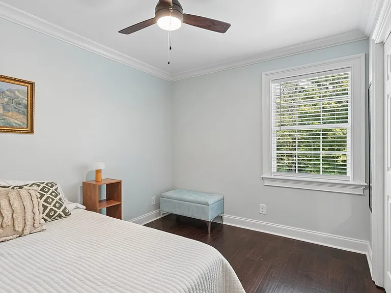 4036 Creekside Dr — Photo 32
