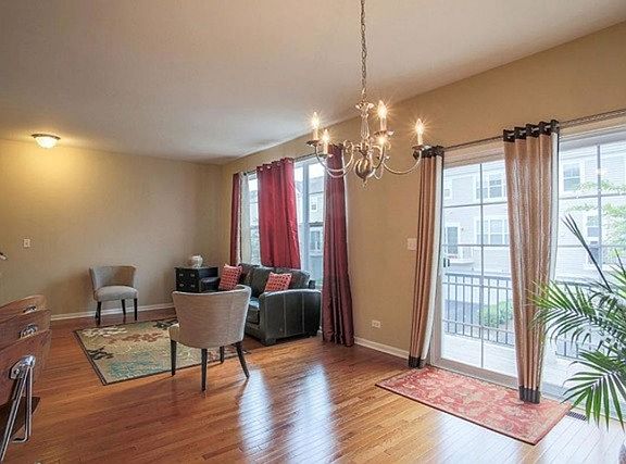 5th image of 482 Plaza Pl