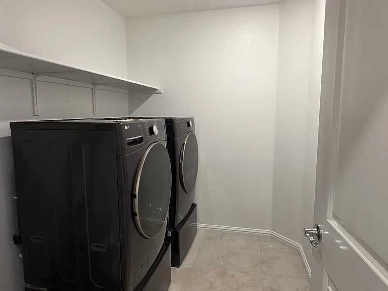 1582 Pinchot Dr — Photo 22
