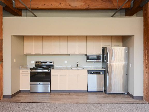 2nd image of 925 W Huron St APT 311