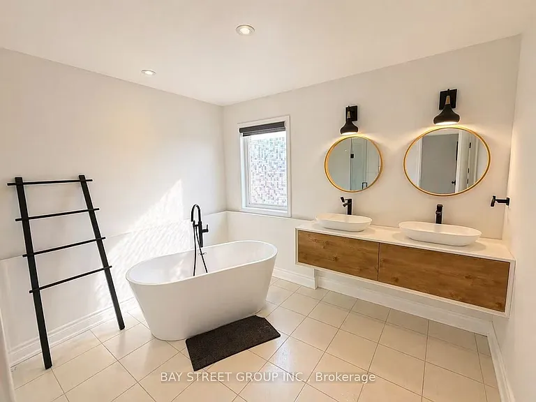 42 Fouracre Way #UPPER LEVEL — Photo 26