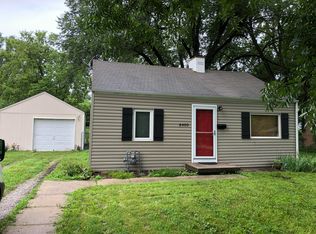 8400 Greenwood Rd, Raytown, MO 64138