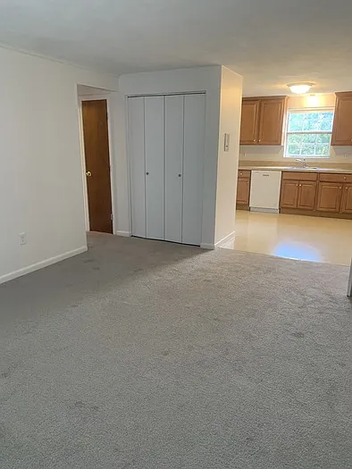 2 Viking Ct #12 — Photo 4