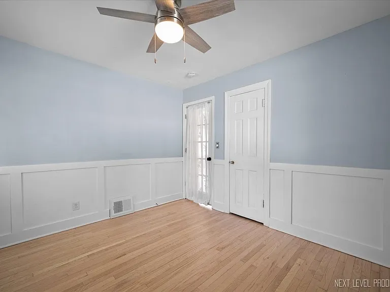 40 S Pine St — Photo 12
