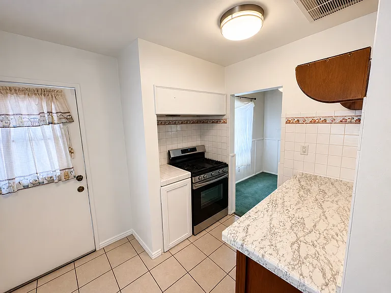 7736 Ditmar Ave — Photo 10