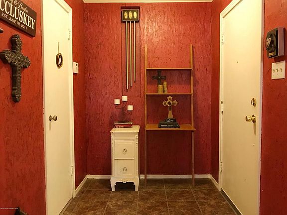 4th image of 2104 Parker St