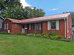 156 N Main St, Canton, NC 28716