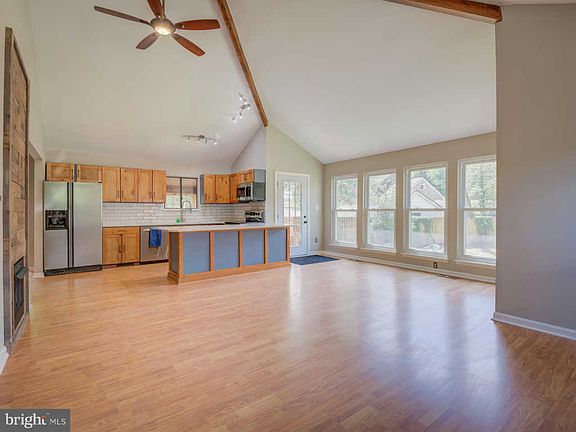 5th image of 370 Wilett Dr