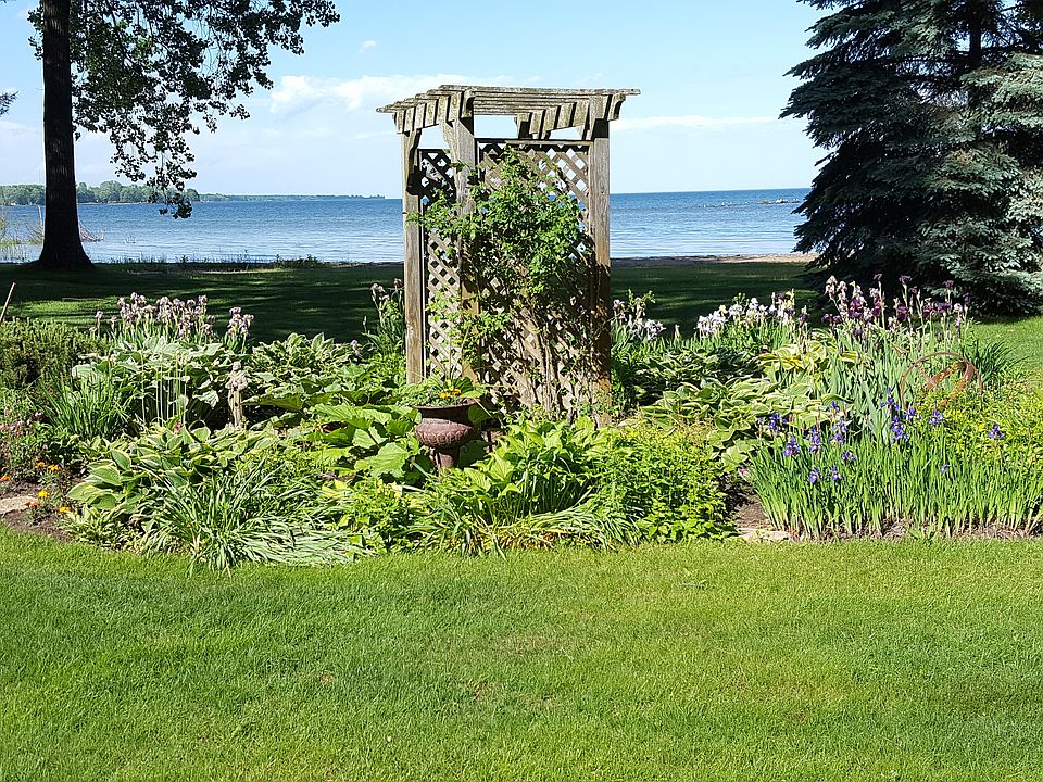 Bay side flower garden