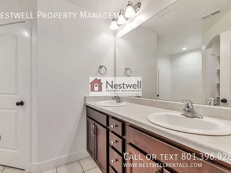 4328 W Watchmen Way — Photo 12