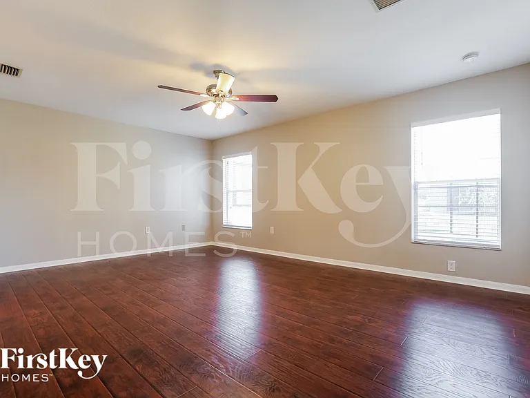 3811 Trenton Ln — Photo 10