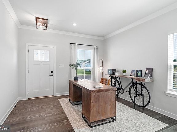 3rd image of 22 Cinnamon Ln