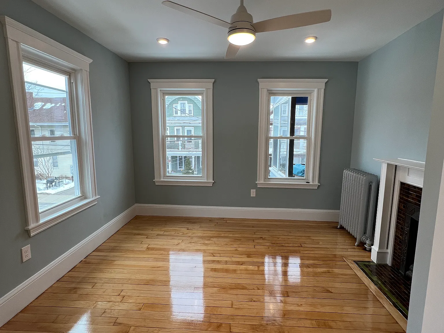 3 bed, 9999 sqft, $4,195 — Photo 3