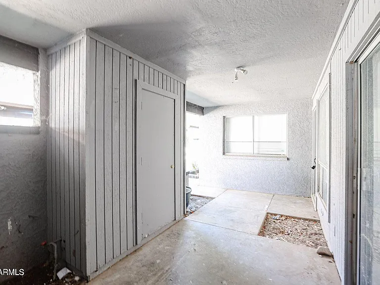 9001 W Elm St #7 — Photo 7