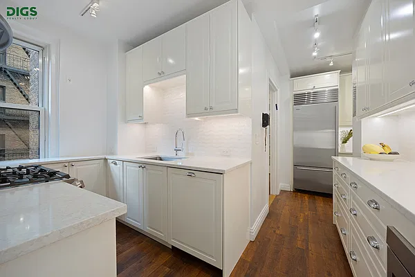 Kitchen, photo 1
