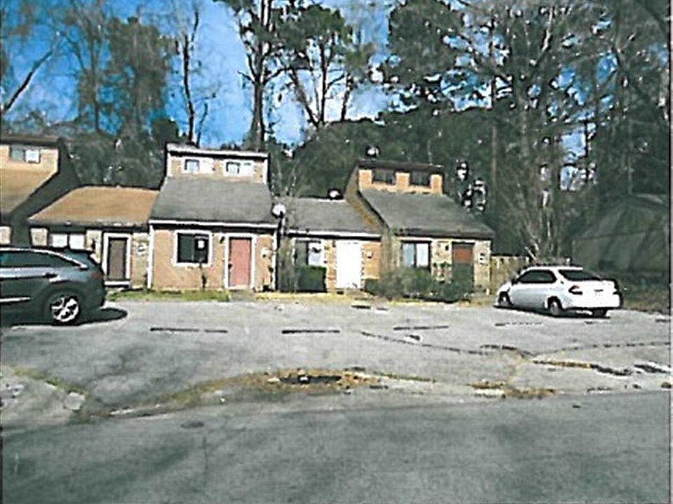2nd image of 2299 Sandpiper St #E