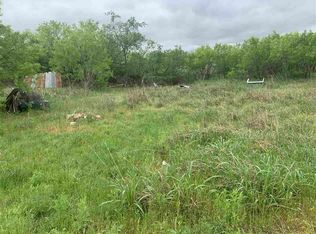 304 W Taylor St, Llano, TX 78643