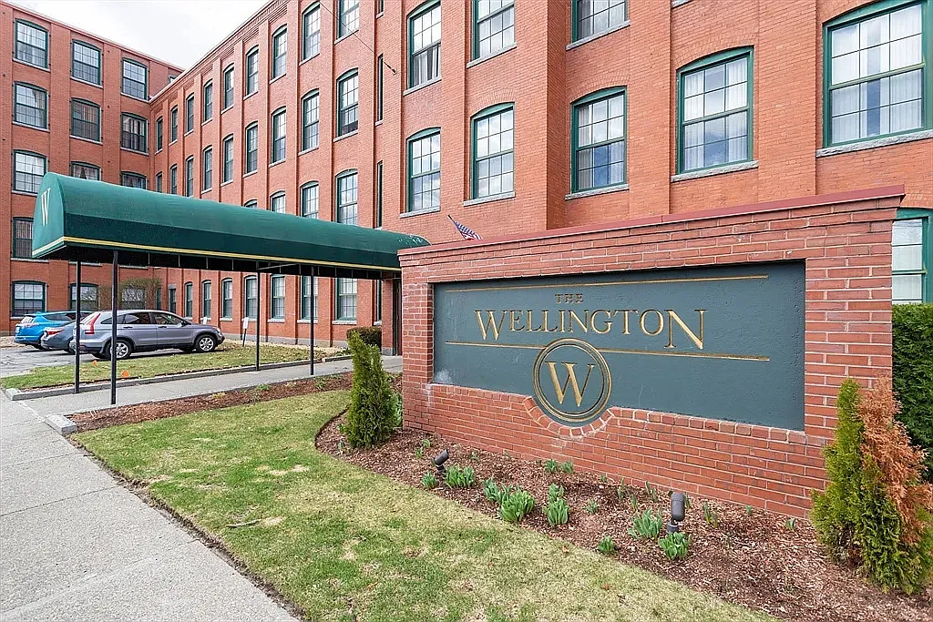2 bed, 900 sqft, $2,350 — Photo 1