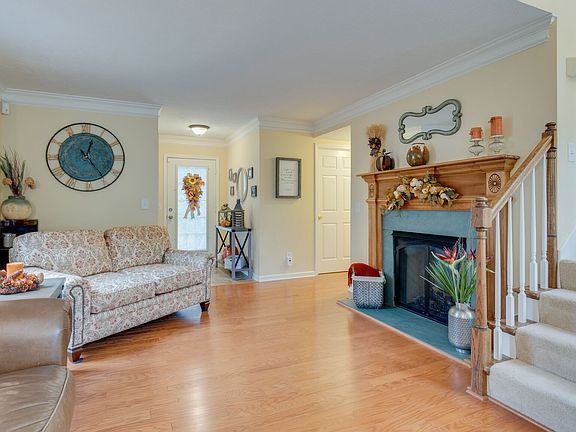 2nd image of 207 Moorhill Ave