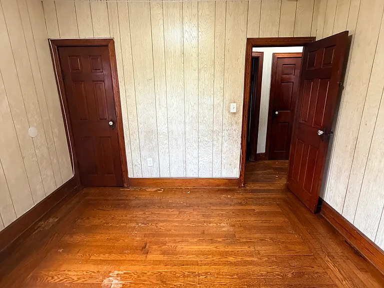 183 Laurel St — Photo 4