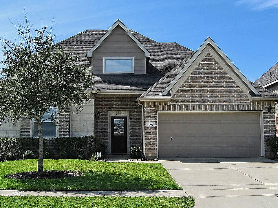 GORGEOUS BRIGHTON BAYSIDE PLAN - 4/3.5/2 WITH GAME ROOM UP