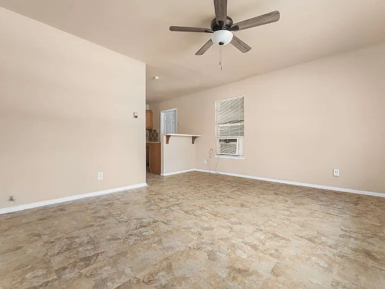 218 E Villaret Blvd — Photo 5