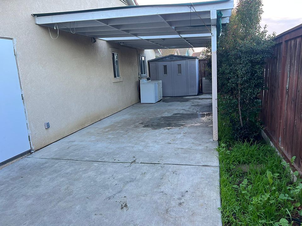 2nd image of 213 Mescalita Ct