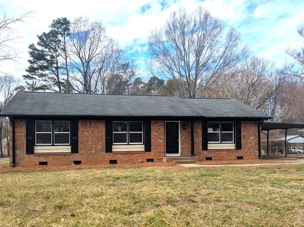 1090 Shalimar Dr, Winston Salem, NC 27107
