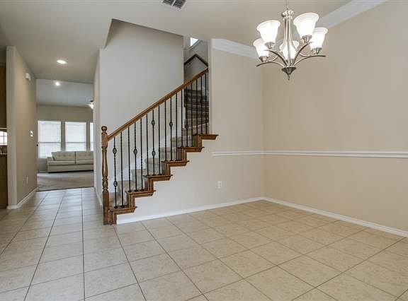 4th image of 1203 W Collins Cir