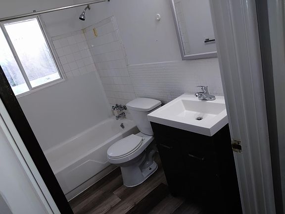 4th image of 427 Thrift Ave APT C